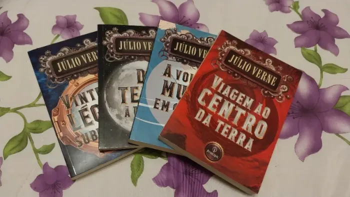 Kit com 4 Livros de Júlio Verne - Clássicos da Literatura