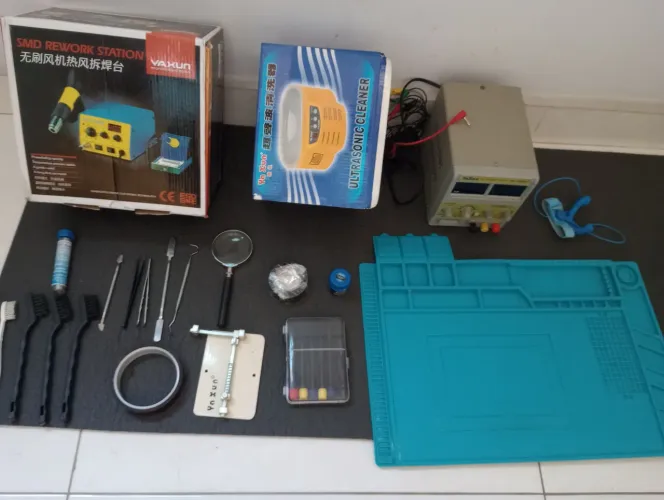 Kit assistência para celular + 300 películas 3D mista