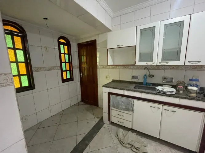 Vendo casa em condomínio com 3 quartos e 2 vagas no centro de Nova Iguaçu perto do Acqua