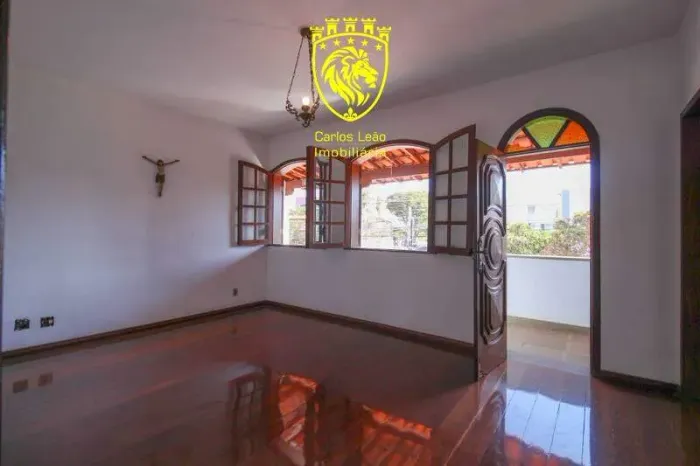 Casa com 4 quartos à venda em Belo Horizonte