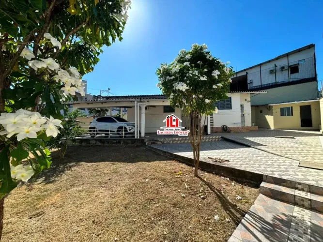 Casa térrea no Parque Dez Shangri-lá 1 com 4 dormitórios Poço artesiano terreno amplo vend