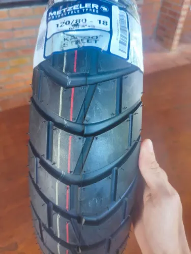 Pneu Traseiro Original da Sahara 300