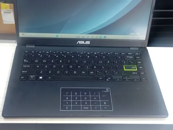 Vende-se  Notebook Asus Vivobook Go 14 (E410K) - Perfeito para Estudos! (Semi-Novo)