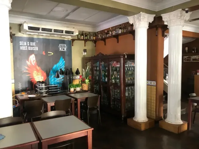 Sobrado para venda possui 300 metros quadrados com 5 quartos em Boa Viagem - Recife - PE
