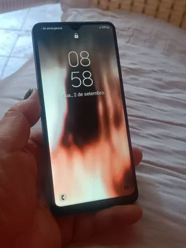 Vende se um celular Samsung