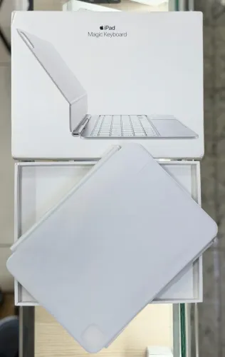 Magic keyboard original Apple para ipad pro m4 e m5 de 11 polegadas LOJA FÍSICA seminovo