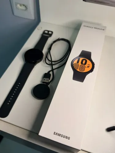 Samsung Galaxy Watch 4 44mm + Kit de Acessórios e Pulseiras
