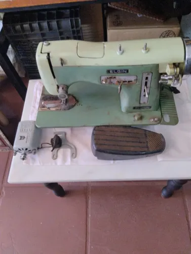 Máquina de costura