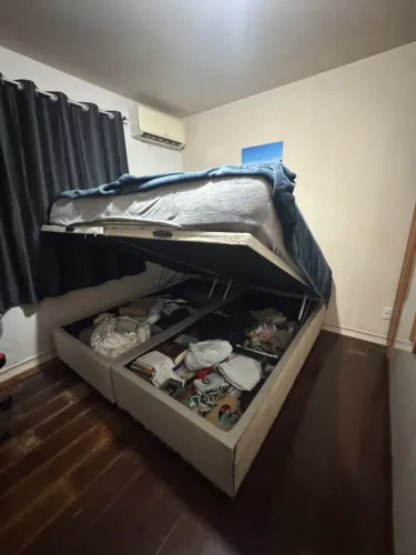 Cama King Size Baú - Praticamente Nova - Frete por Conta do Comprador
