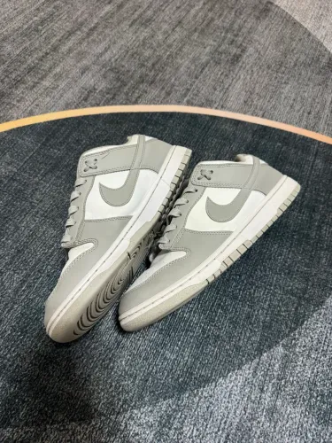 Dunk low grey