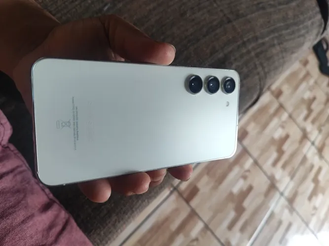 Samsung S23 normal