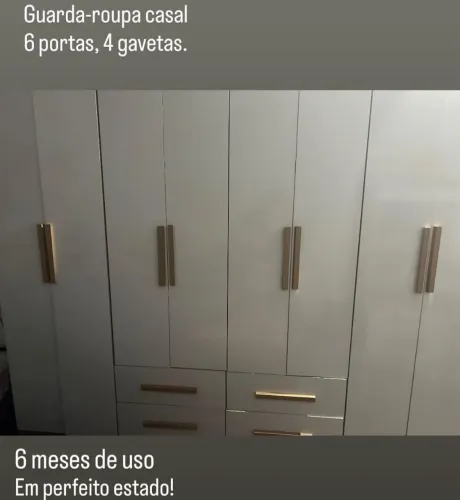 Guarda roupa em bom estado, sem marcas de uso