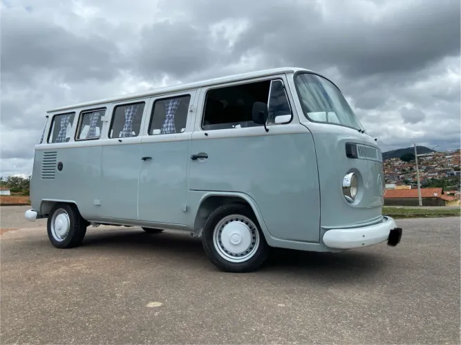 Volkswagen Kombi Standard/ Luxo/ Serie Prata 1991