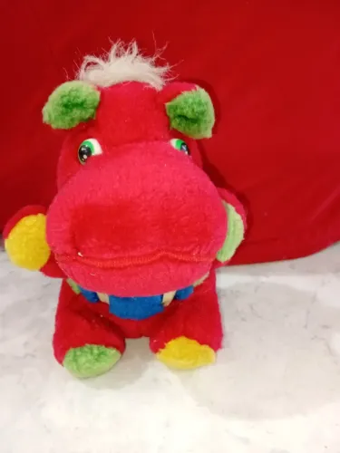 PELÚCIA VINTAGE COLORIDA - PEÇA DIFERENTE E CHEIA DE PERSONALIDADE!
