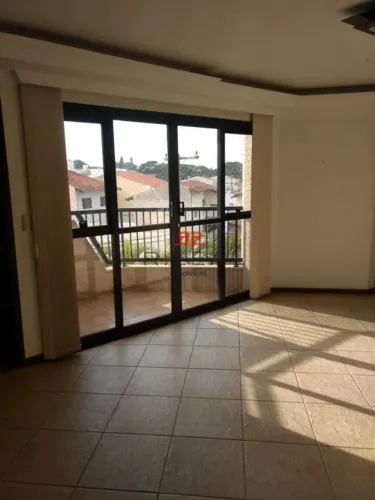 Excelente apartamento no Edifício Colomb D Or