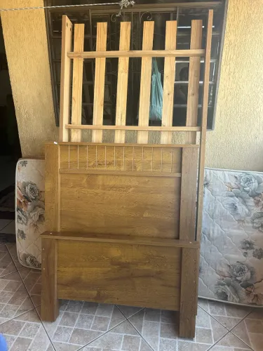 Cama solteiro sem colchão