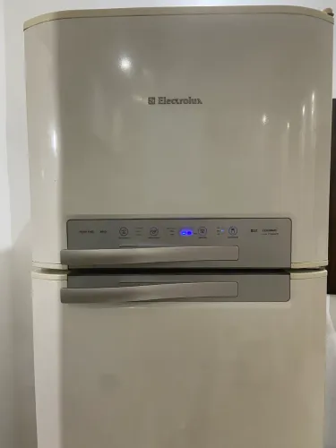 Geladeira eletrolux DF50