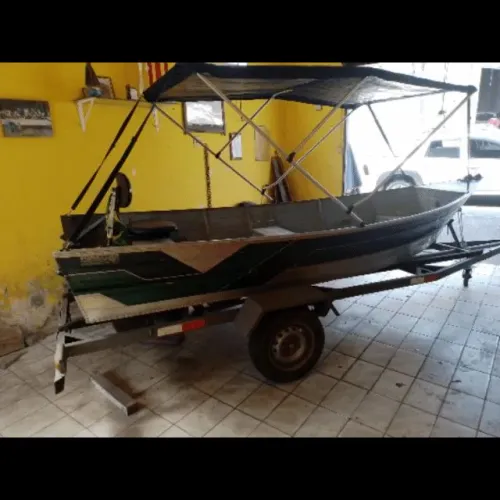 Barco de alumínio