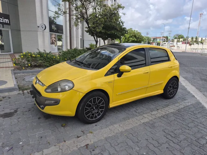 Fiat Punto Sporting 1.8 Flex 8v/16v 5P 2014
