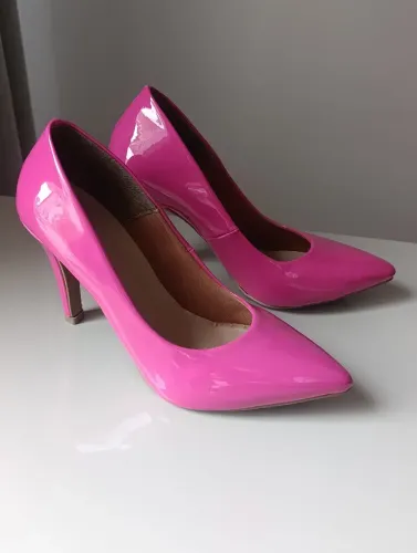 Scarpin rosa tamanho 36  nunca usado novo 