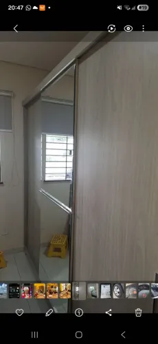 VENDO ESTE GUARDA-ROUPA.