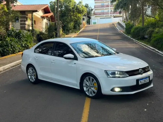 Volkswagen Jetta Comfortline 2.0 T.flex 8V 4P Tipt. 2013