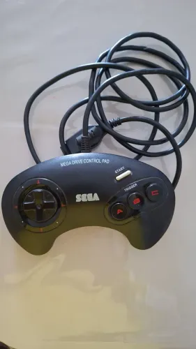 Controle de 3 botões de Mega Drive original (Aceito oferta)
