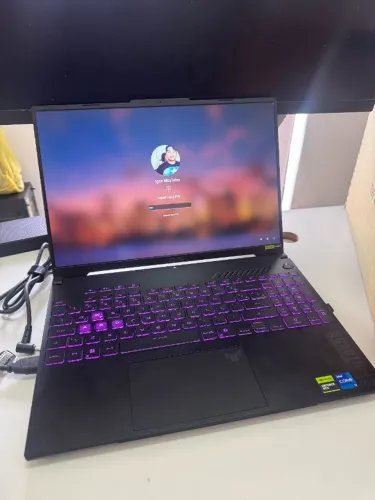 Notebook ASUS TUF Gaming F16, Core i7 13620H, RTX4050, 8GB, 512GB, 144hz, 2 meses de uso.