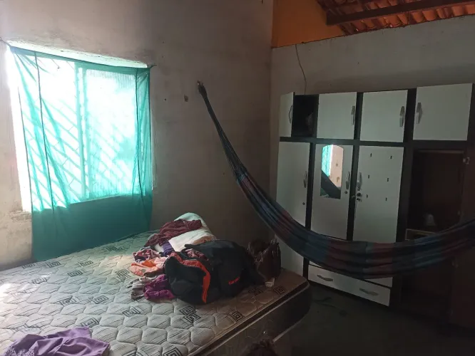 Vendo um pequeno sítio muito aconchegante.