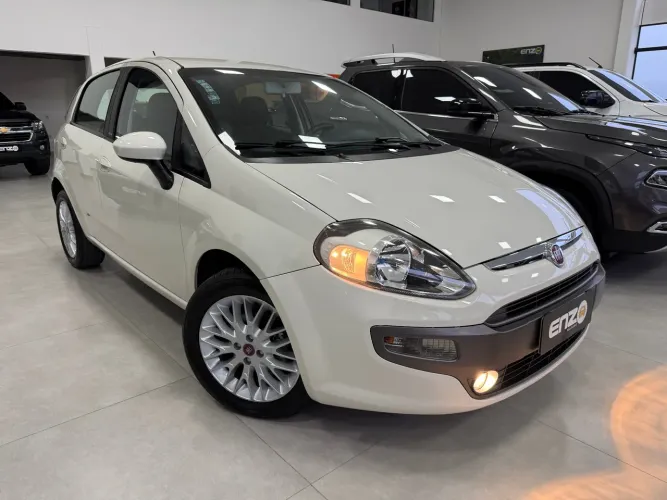Fiat Punto Essence 1.6 Flex 16V 5P 2014