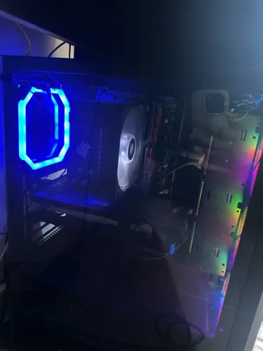 PC Gamer Ryzen 5 + RX 580 8GB + 16GB RAM + Monitor 19 + Fone Razer