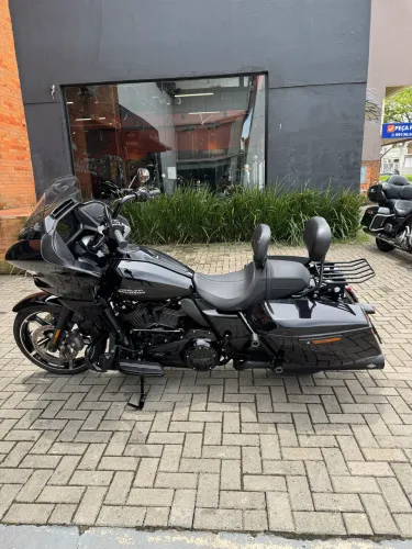 Harley Davidson Road Glide 2024