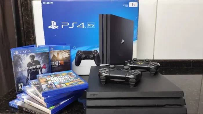 PS4-Playstation 4 PRO usado 1TB, com 7 Jogos Mídia Física, 2 Controles Dualshock4 original