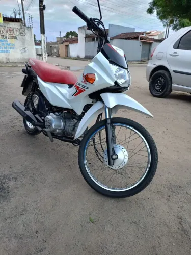 Honda pop 110 es bem novinha, único dono