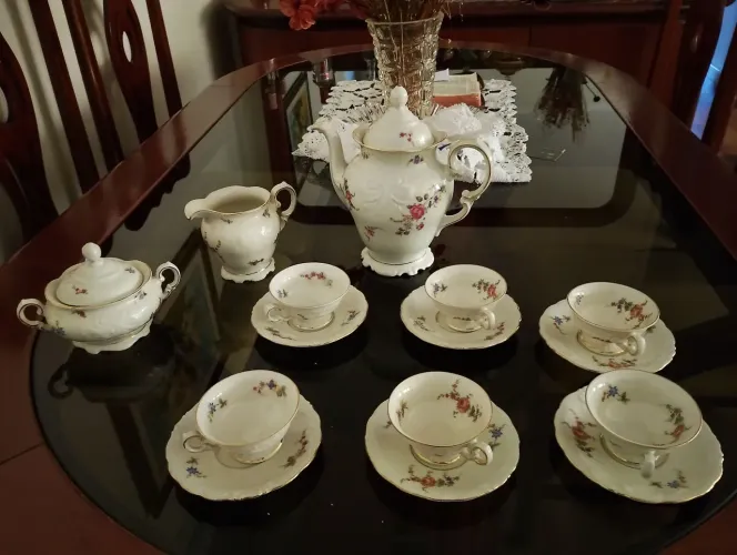 Jogo de xícaras porcelana importada sem uso