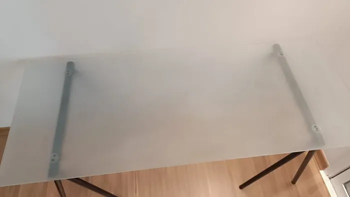 Mesa escritório em vidro. 
