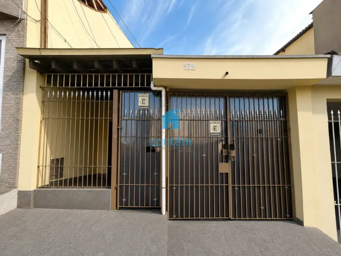Casa para Locação no Centro de Carapicuíba | Residência ou Comércio, com 2 quartos