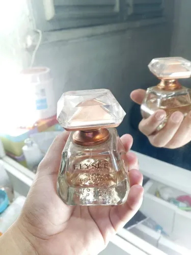 Perfume Elysées usado muito pouco !