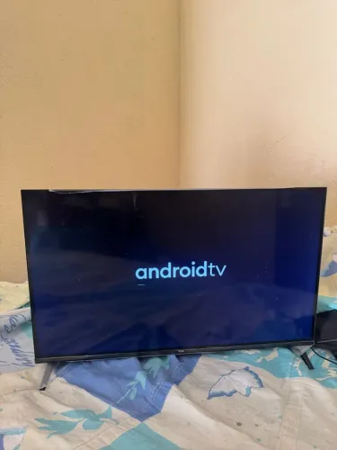 Tv Android 32 semi nova (4 meses de uso)