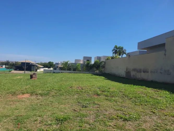 Terreno a venda no condomínio Residencial Villa Dumont em Bauru -SP.