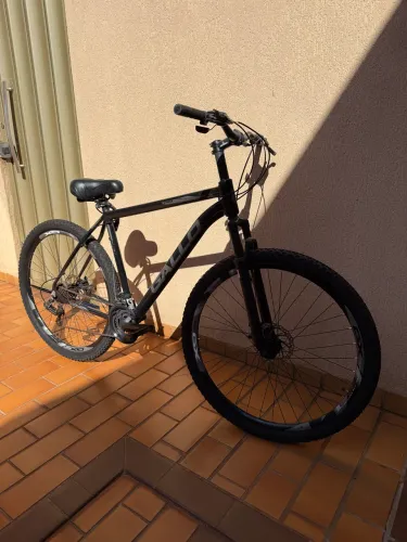 Bicicleta aro 29 em excelente estado