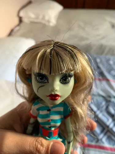 boneca frankie monster high
