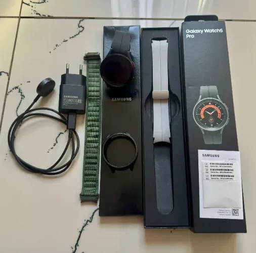 Samsung Galaxy Watch5 Pro Preto - Smartwatch 45mm BT