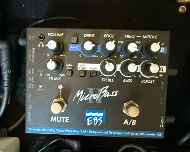 Pedal preamp para Baixo EBS Microbass 2