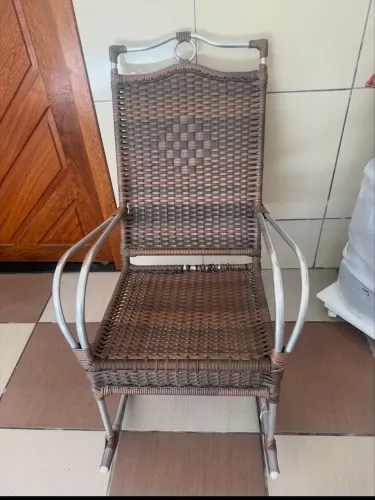 Cadeira balanço de alumínio