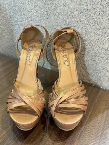 Sandália Scamboo Com Salto e Fitas