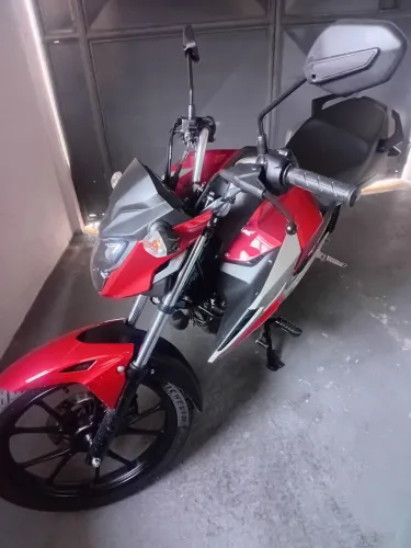 Titan 160