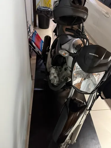 Moto impecável estado novo