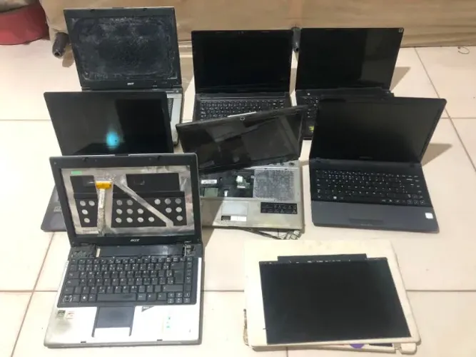 Lote de Notebooks Sucata para retirada de componentes