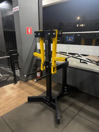 Vendo elevação lateral máquina ROCK FIT